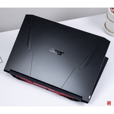 Laptop Gaming Acer Nitro 5 AN515-45-R9SC NH.QBRSV.001-18