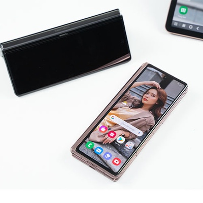 Samsung Galaxy Z Fold2 5G (Phiên bản mùa xuân)-9