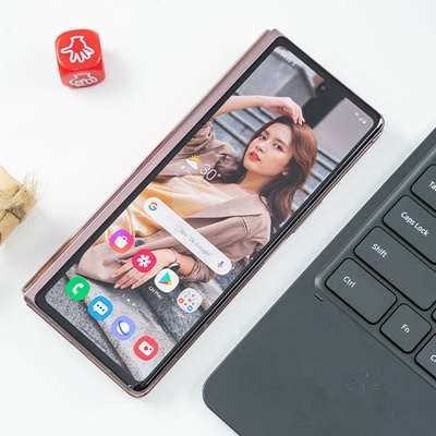 Samsung Galaxy Z Fold2 5G (Phiên bản mùa xuân)-13